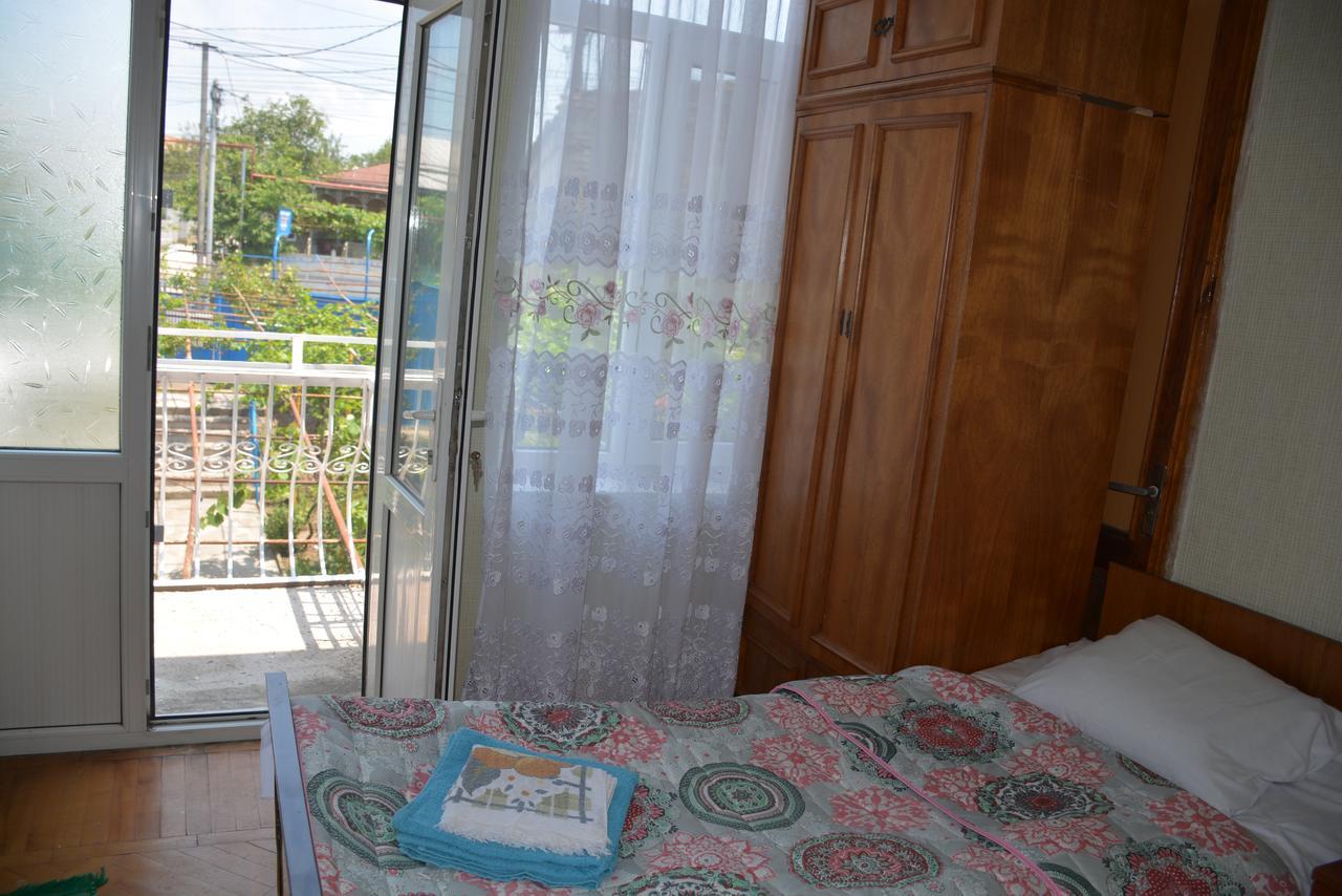 Friends House Hotel Kutaisi Luaran gambar