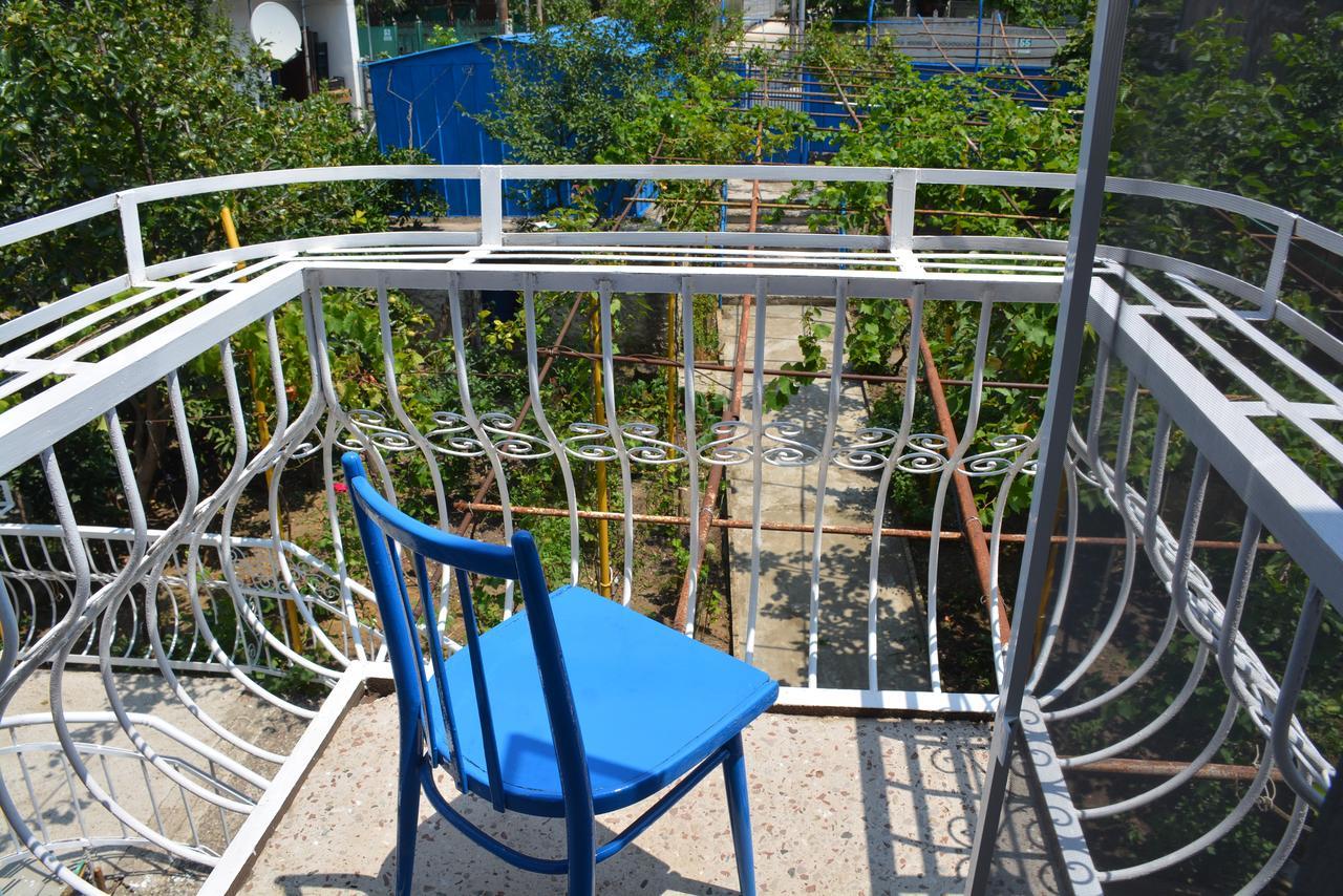 Friends House Hotel Kutaisi Luaran gambar