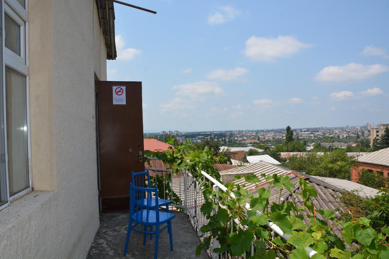 Friends House Hotel Kutaisi Luaran gambar