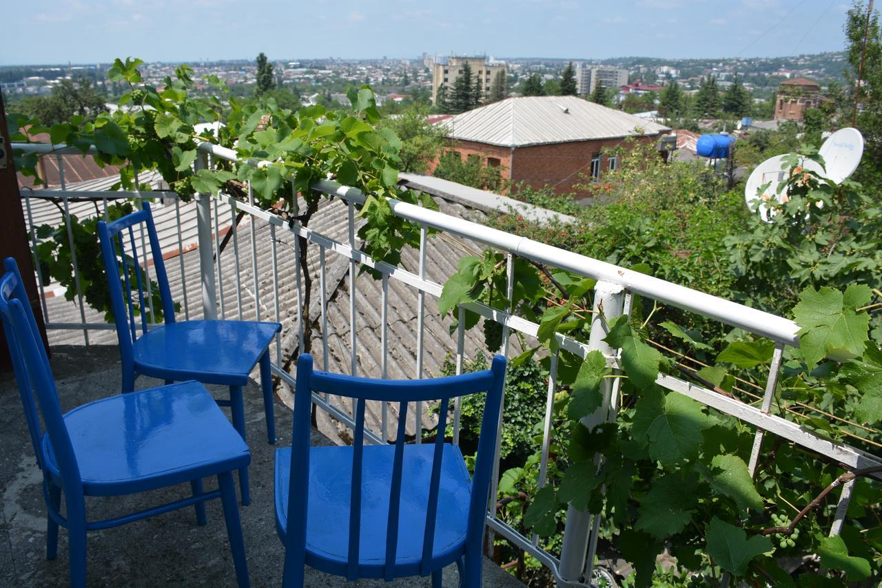 Friends House Hotel Kutaisi Luaran gambar