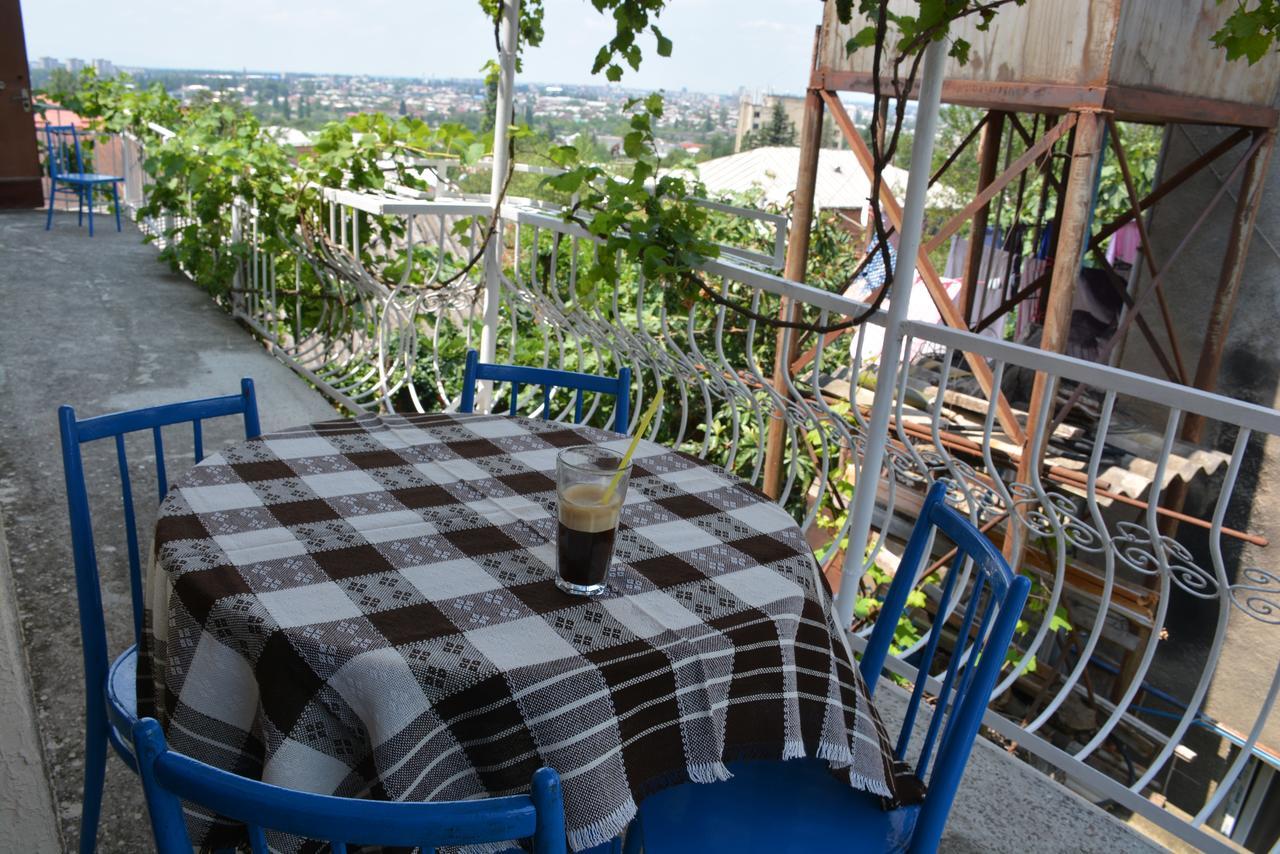 Friends House Hotel Kutaisi Luaran gambar