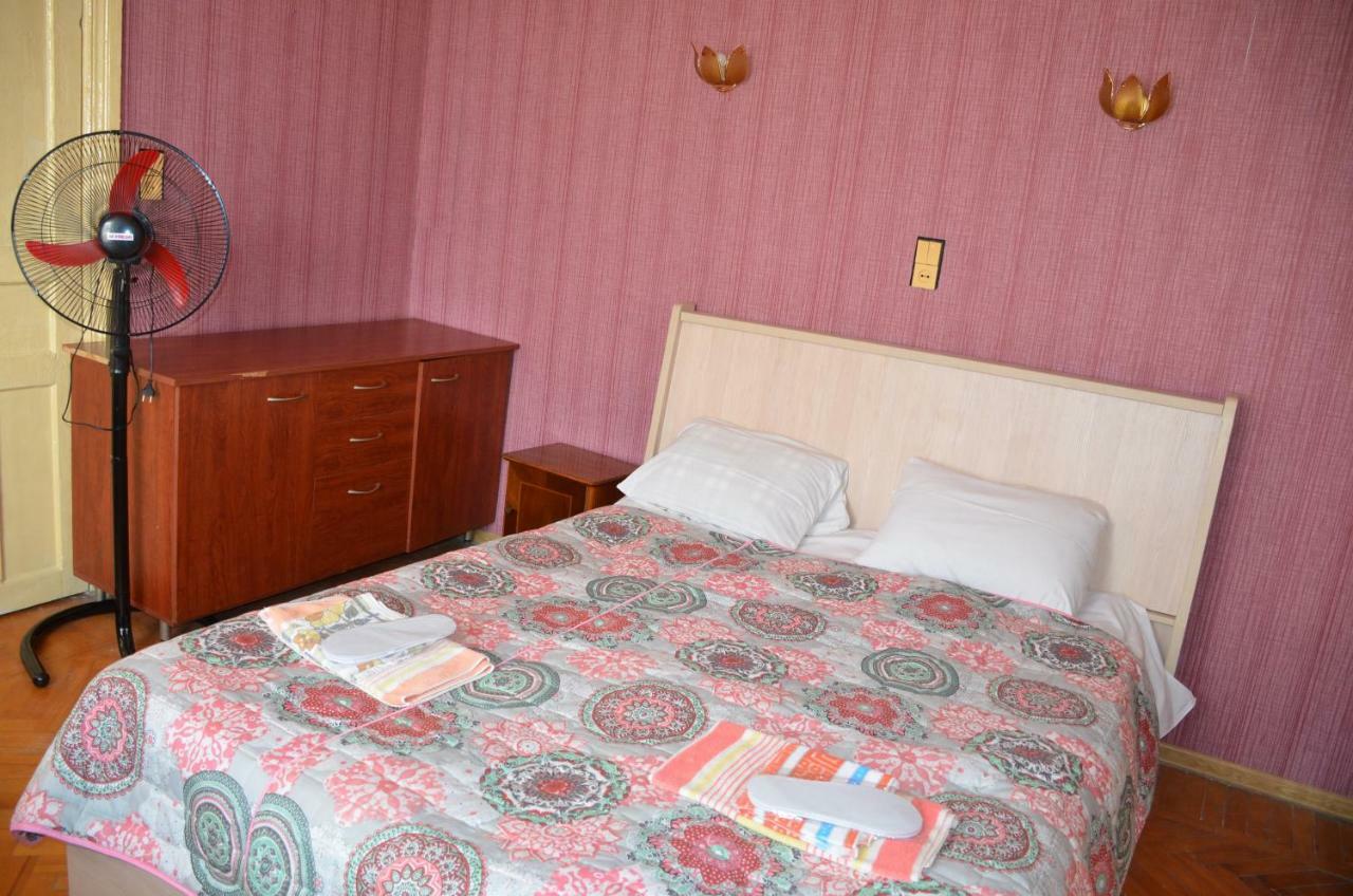 Friends House Hotel Kutaisi Luaran gambar