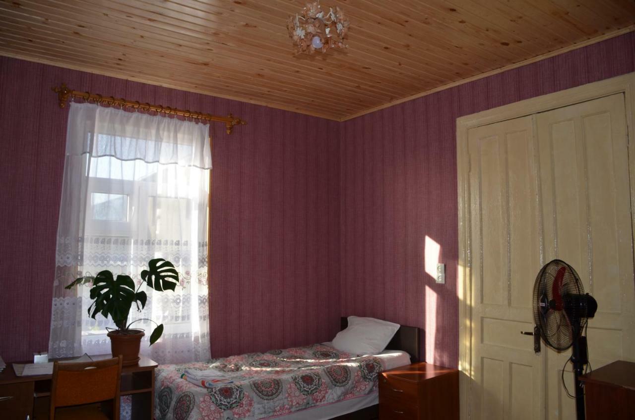 Friends House Hotel Kutaisi Luaran gambar