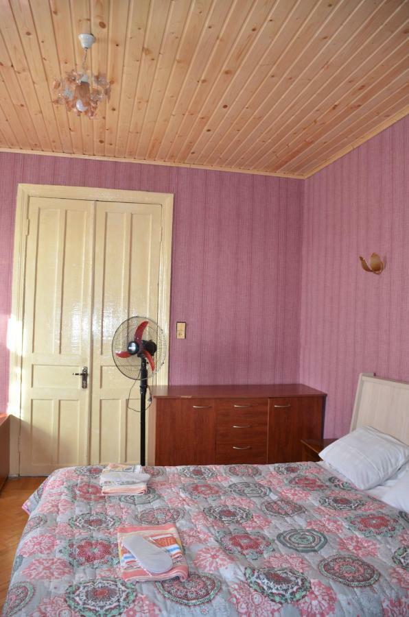 Friends House Hotel Kutaisi Luaran gambar